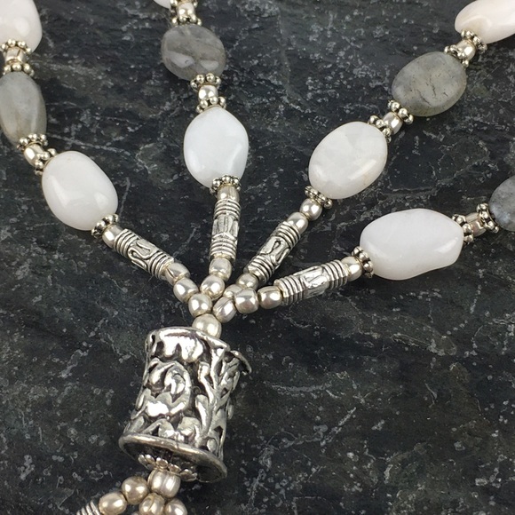 Labradorite & Quartz Cannabis Hemp Leaf Necklace - Picture 11 of 12